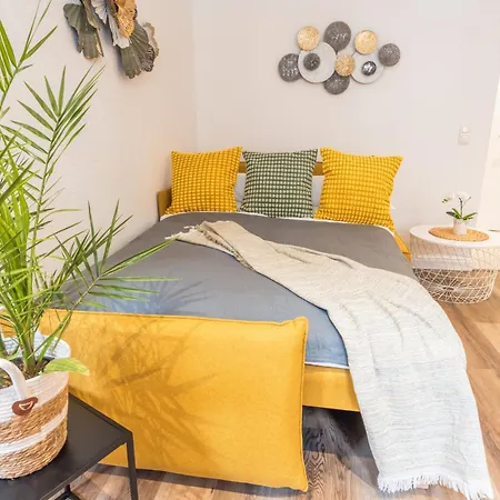 Stylisch - Ruhig - Gemuetlich - Zentral - Einladend 크레펠트