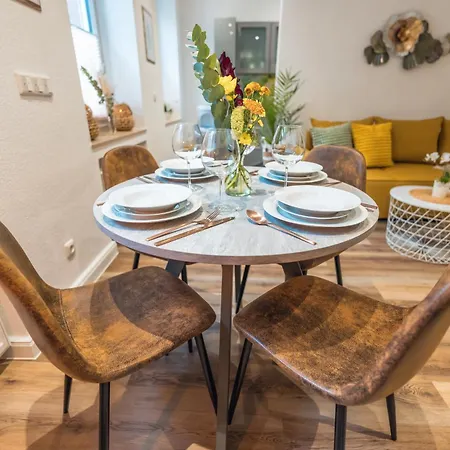 Stylisch - Ruhig - Gemuetlich - Zentral - Einladend 크레펠트